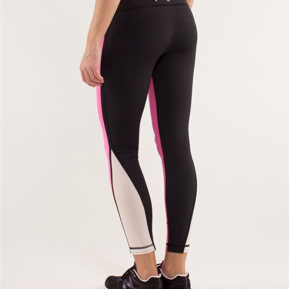 Lululemon Run: Pace Tight
Pinkelicious / Black / Parfait Pink - Size 6 - Picture 3 of 15